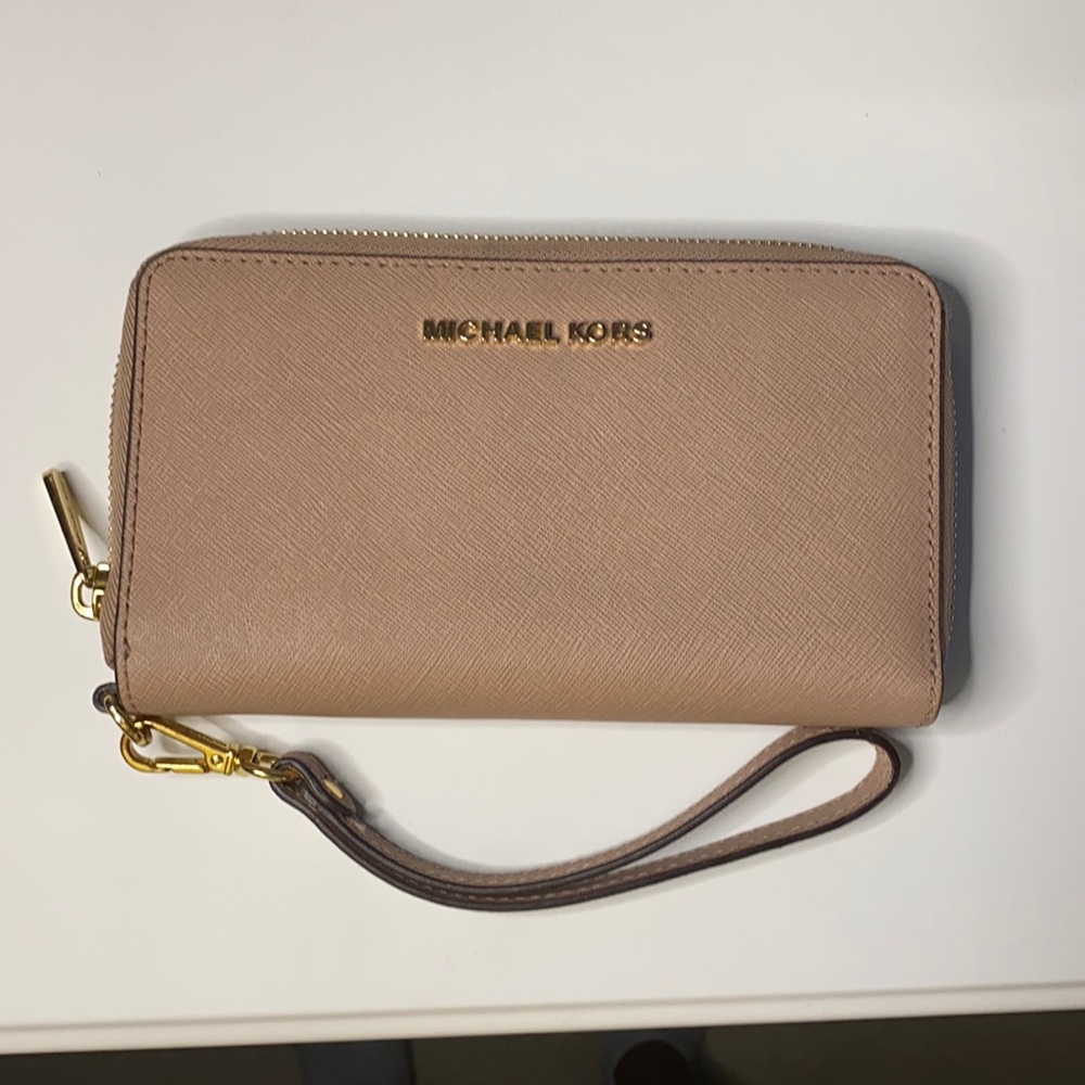 Michael Kors wristlet